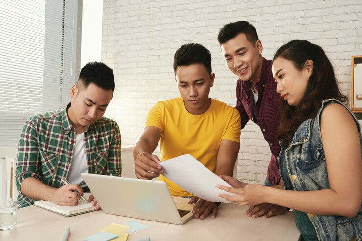 startup-project-team-working-office-organise-company_1098-18605 - Winz Credit types of loans